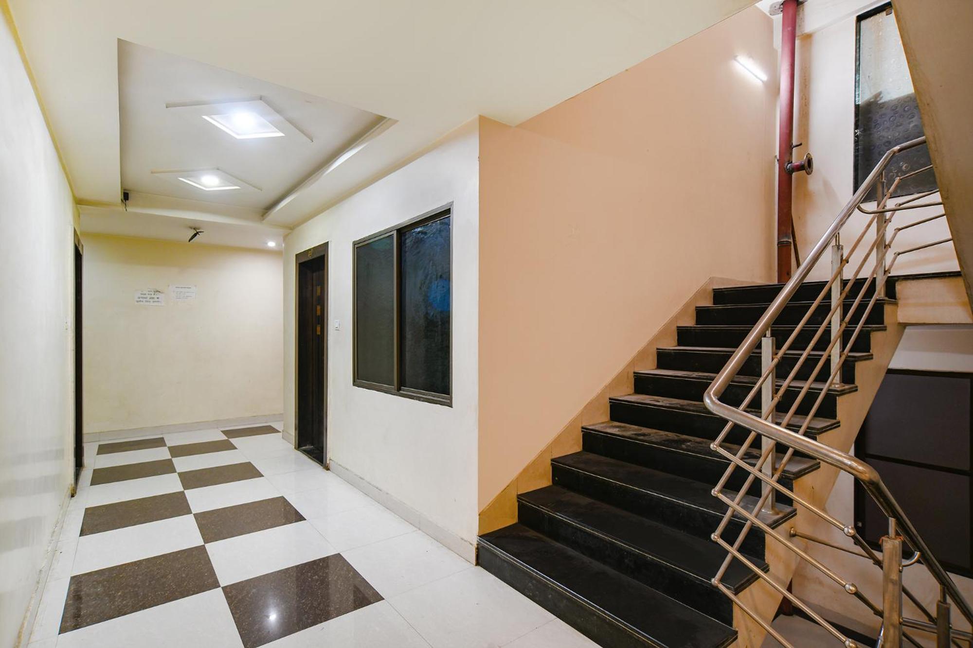 Fabhotel Shivam Palace- Near Mahakal Mandir Ujjain Exterior foto